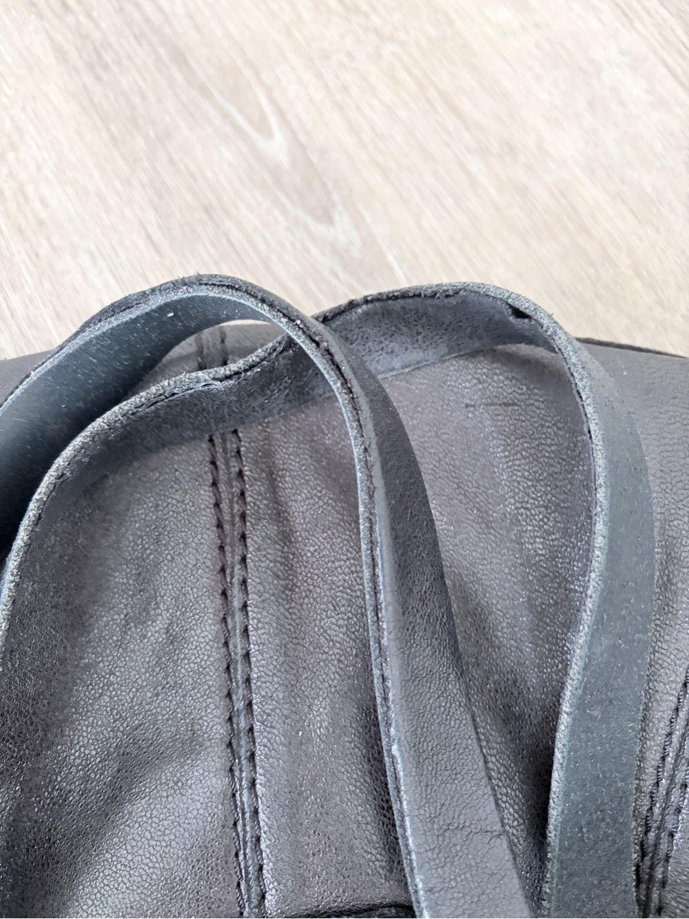 Lucky Brand Black Lambskin Leather cross Bag with Stud Accents - Picture 10 of 11